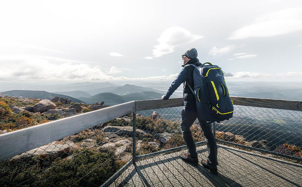 Composite Composite V4 Wheeled Duffle 84 cm